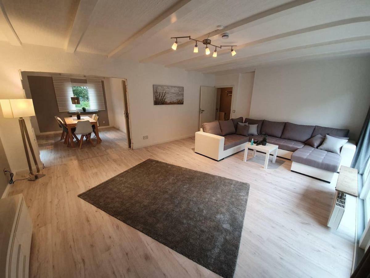 Tolle 125M² Erdgeschosswohnung Im Einzelhaus カルテンキルヒェン エクステリア 写真